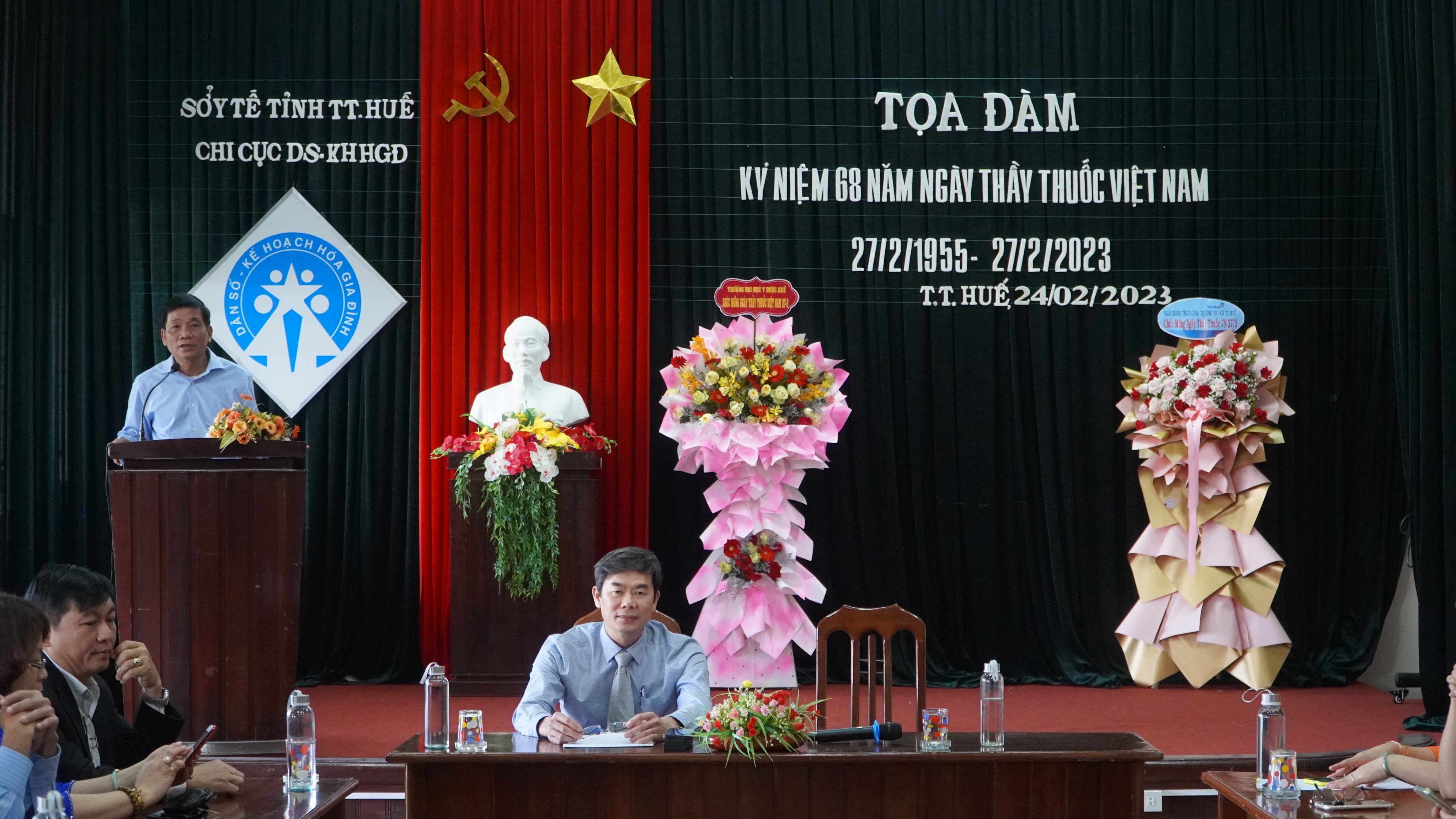 Ý nghĩa của việc tổ chức ngày Thầy thuốc Việt Nam đối với ngành y tế và cả xã hội.